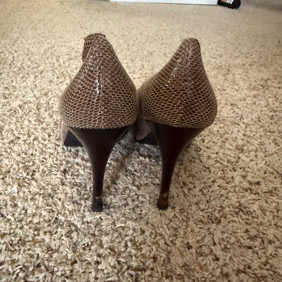 Moda Spana Women's Peep Toe Heels Dark Grey Snakeskin Print Half Bow 8M - Picture 4 of 6